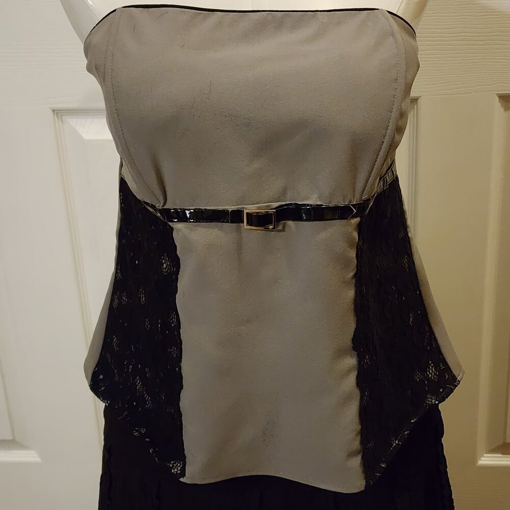 NWOT Torrid strapless top with lace details and faux belt